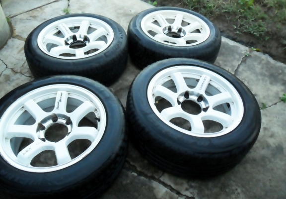 แม็กกระบะขอบ17-เลนโซ่ 6รู139.7พร้อมยาง225-55-17 ปี14 (4ล้อ12,000)