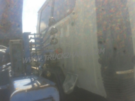 รถบรรทุก 6 ล้อติดเครน ยี่ห้อ HINO  รุ่น FF 3 H 195 แรงม้า  เครน TADANO 3 ตัน ขนาดกระบะ ยาว 6.40 เมตร