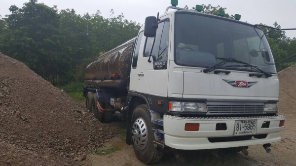 รถน้ำ hino 195  ติดต่อ 080-1405528