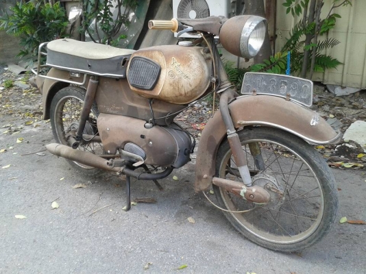 ขายรถเยอรมัน ไครสเลอร์ ครบๆสวยๆเดิมๆราคาไม่แพงน่าเก็บสะสมครับ