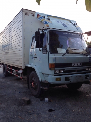 รถบรรทุก 6 ล้อ ISUZU