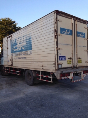 รถบรรทุก 6 ล้อ ISUZU