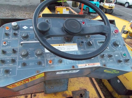 HA60W-3 ปูกว้าง 6เมตรครับ ปี1998 9,039ชม.สนใจติดต่อถามได้ครับ