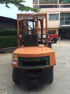 ขาย.ฟอล์คลิฟท์ โคมัตสุ 3 ตัน ดีเเซล เสา 4 เมตร พร้อมใช้งานครับ