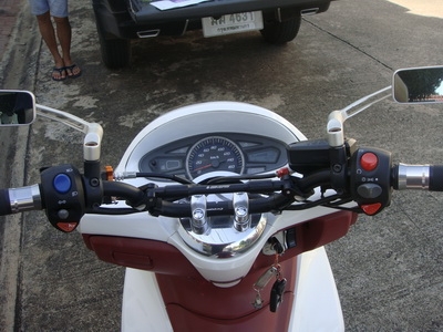 PCX150i พร้อมของแต่ง (1600 ก.ม.)