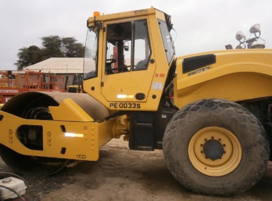(คันที่2) BOMAG BW211D-4 10ตัน ปี2007 3,283ชม.ถึงไทยแล้วครับ (คันที่2) BOMAG BW211D-4 10ตัน ปี2007 3,283ชม.ถึงไทยแล้วครับ