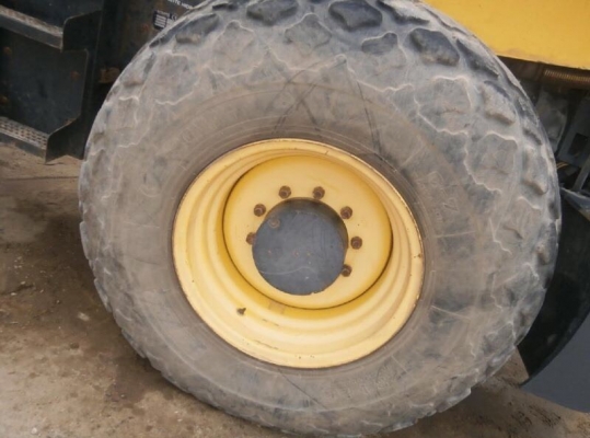 (คันที่2) BOMAG BW211D-4 10ตัน ปี2007 3,283ชม.ถึงไทยแล้วครับ (คันที่2) BOMAG BW211D-4 10ตัน ปี2007 3,283ชม.ถึงไทยแล้วครับ