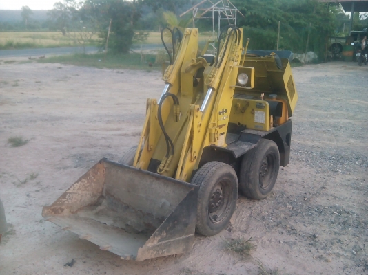 ฝากขายรถตักล้อยาง