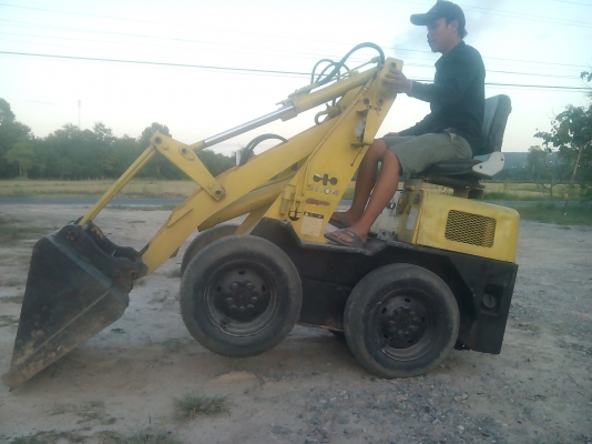 ฝากขายรถตักล้อยาง