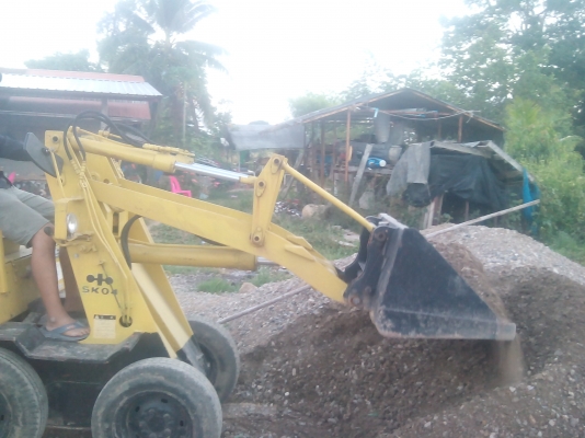 ฝากขายรถตักล้อยาง