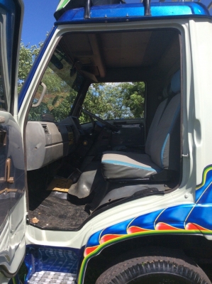 HINO6ล้อ FC แท้ เครื่อง 160 แรง(6สูบ) พวงมาลัยพาว์เวอร์ กะบะเหล็กรั้วคอกแป๊บสูง ยาว 5.5 ม. คานหน้า-หลัง F เครื่องดี ครัทซีสวย ขาย 420,000 บาท ศุภากร (081-1903107 ,0814252943)