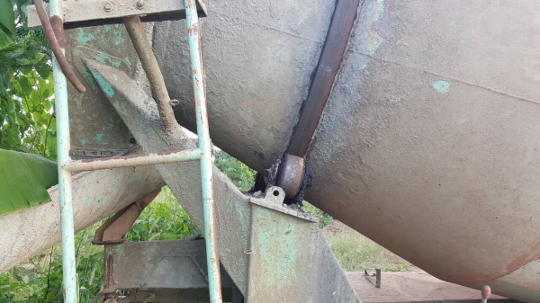 ขายรถโม่ปูน 5 คิว 10 ล้อ 2 เพลา เครื่อง PE6-T 290 แรงม้า เอกสารเล่มทะเบียนพร้อม ยางมีให้ครบนะครับ ราคาคุยได้