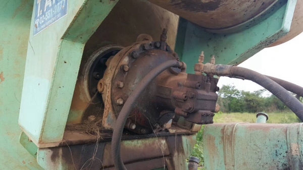 ขายรถโม่ปูน 5 คิว 10 ล้อ 2 เพลา เครื่อง PE6-T 290 แรงม้า เอกสารเล่มทะเบียนพร้อม ยางมีให้ครบนะครับ ราคาคุยได้