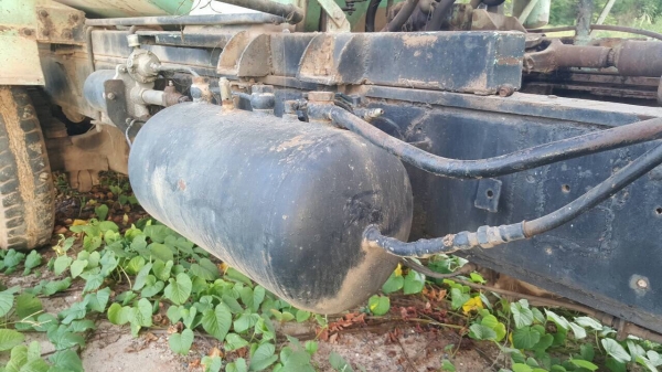 ขายรถโม่ปูน 5 คิว 10 ล้อ 2 เพลา เครื่อง PE6-T 290 แรงม้า เอกสารเล่มทะเบียนพร้อม ยางมีให้ครบนะครับ ราคาคุยได้