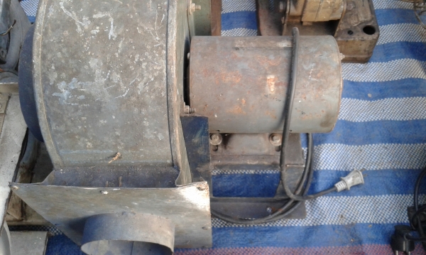 ไดโวลเป่าลมมอเตอร์1/3แรง