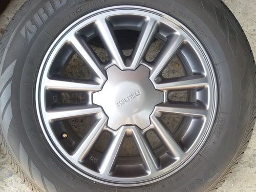 ขายล้อแม็กISUZU X-SERIES 16(สีกัล) ยาง215/65/16 ปี 14  4 ล้อ