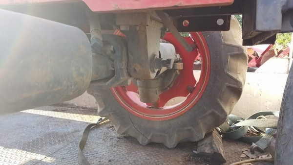 ขายครับ  kubota M6040 สวยๆครับ รถไม่เคย ลงนา ไม่เคยดันดินครับ