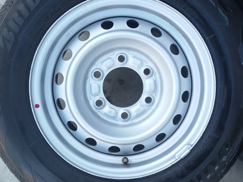 ขายล้อกะทะ15 6รู ยาง205/70/15 ปี11 4 ล้อ 4000 ขายล้อกะทะ15 6รู ยาง205/70/15 ปี11 4 ล้อ 4000