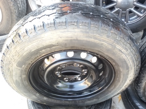 ขายล้อกะทะ15 6รู (สีดำ) ยาง195R15 4 ล้อ 4000 ขายล้อกะทะ15 6รู (สีดำ) ยาง195R15 4 ล้อ 4000