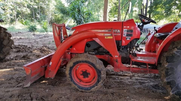 KUBOTA L4708 พร้อมใบดัน ราคาเบาๆครับ