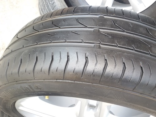 ขายล้อแม็ก Ford Fiesta16 พร้อมยางปี 13 4 ล้อ ขายล้อแม็ก Ford Fiesta16 พร้อมยางปี 13 4 ล้อ