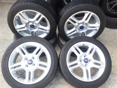 ขายล้อแม็ก Ford Fiesta16 พร้อมยางปี  13 4 ล้อ
