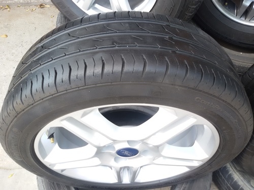 ขายล้อแม็ก Ford Fiesta16 พร้อมยางปี 13 4 ล้อ ขายล้อแม็ก Ford Fiesta16 พร้อมยางปี 13 4 ล้อ