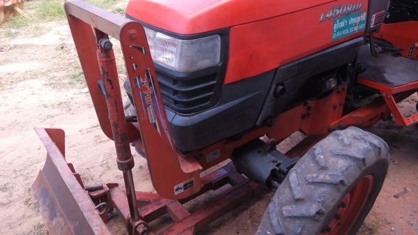 ขายรถไถคูโบต้าL4508 di ใบมีดดันหน้าผาลหลังพร้อมใช้งาน