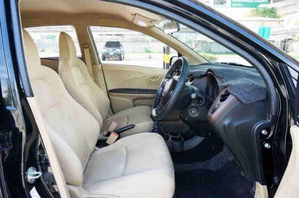 2013 HONDA BRIO AMAZE 1.2 V