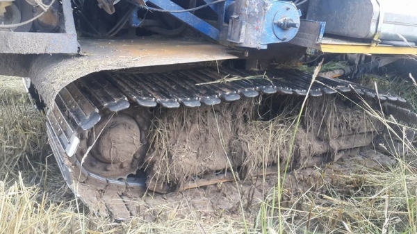 ขายรถเกี่ยวข้าว เกษตรพัฒนาไอ้หนุ่มไวไฟ ช่วงล่าง12นอก ปั๊ม23 เครื่องอีซูซุ230โบว์ พร้อมลงลุยเกี่ยว ตู้ใหม่ โซ่เต็ม