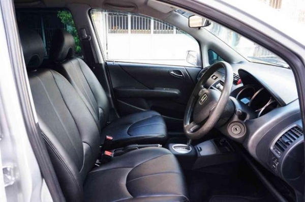 jazz สวยพร้อมขับ