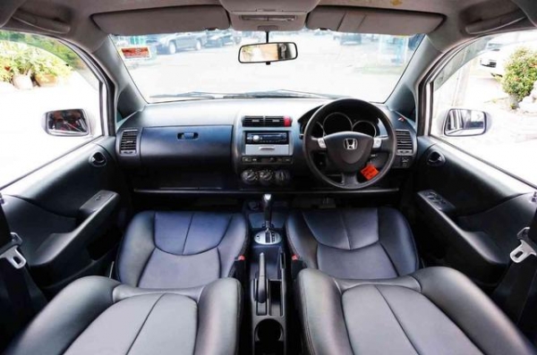 jazz สวยพร้อมขับ