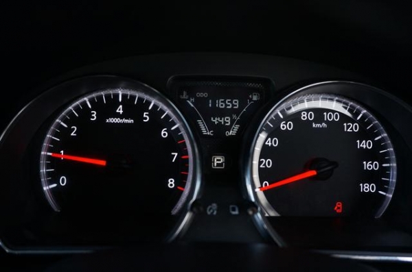 2014 NISSAN ALMERA 1.2 Eไฟหยัก