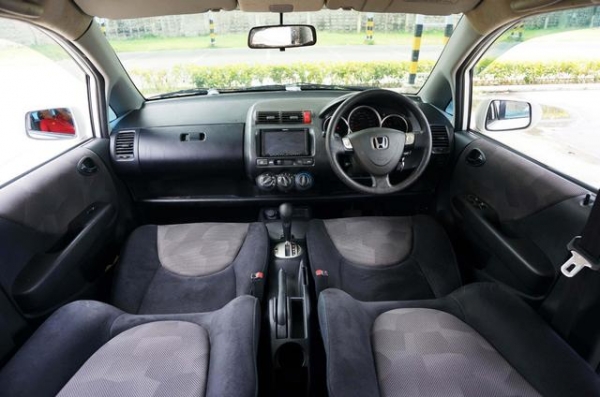 2007 HONDA JAZZ  1.5 COOL