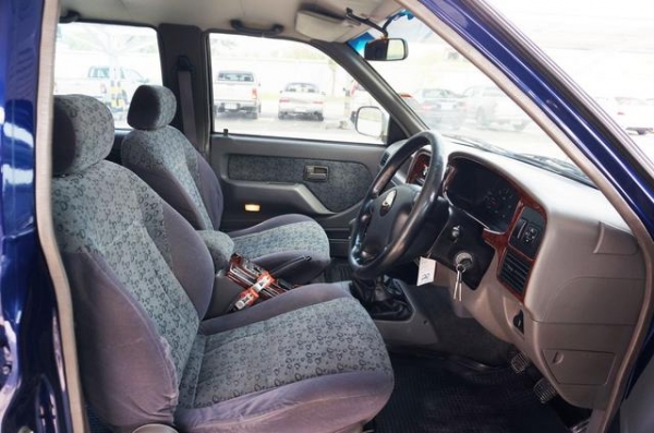 2001 THAI RUNG GRAND ADVENTURE 2.8  (4WD)