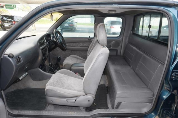 2003 MAZDA FIGHTER 2.5 4WD