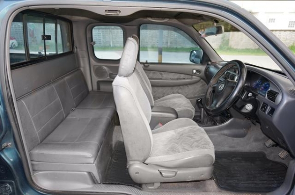 2003 MAZDA FIGHTER 2.5 4WD