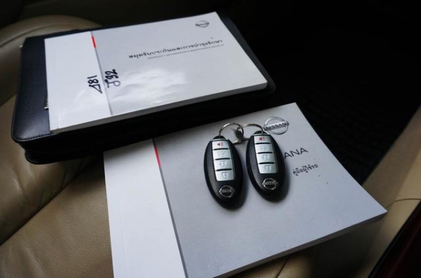 2011 NISSAN TEANA 200 XL