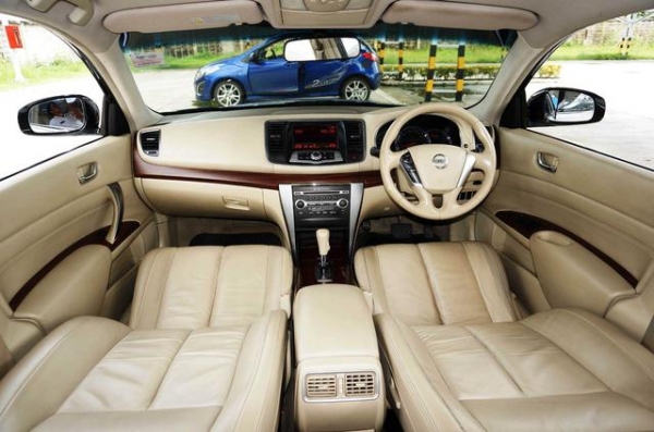 2011 NISSAN TEANA 200 XL