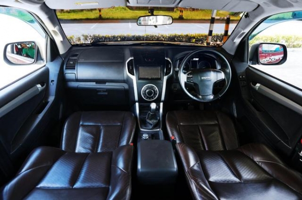 2012 ISUZU HI-LANDER 3.0 VGS NAVI
