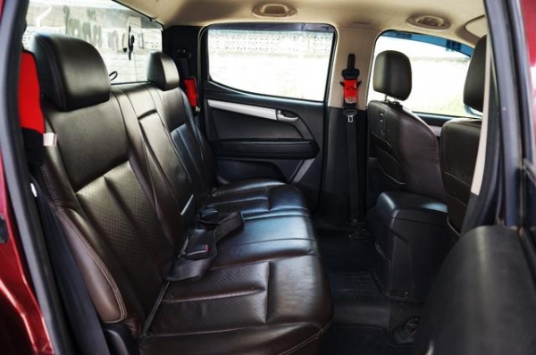 2012 ISUZU HI-LANDER 3.0 VGS NAVI