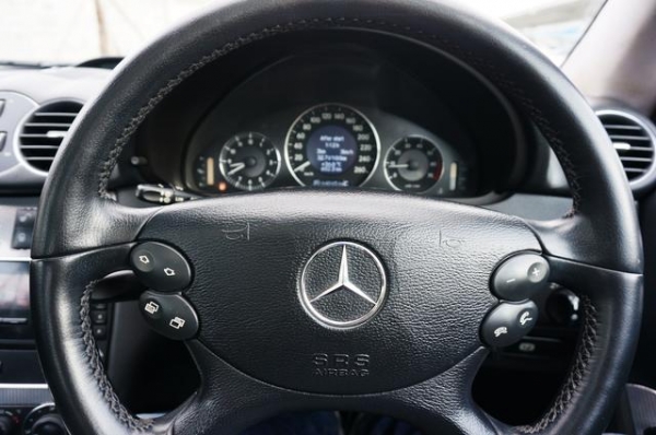 2009 BENZ CLK200  รถสวยคับ