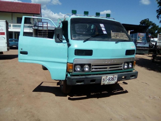 ขาย6ล้ออีซูซุ100 หางปลาท้ายลาด ทะเบียนเต็น ลงเล่มแล้ว เครื่องเดิม สภาพพร้อมวิ่งงาน ช่วงล่างใหญ่