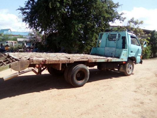 ขาย6ล้ออีซูซุ100 หางปลาท้ายลาด ทะเบียนเต็น ลงเล่มแล้ว เครื่องเดิม สภาพพร้อมวิ่งงาน ช่วงล่างใหญ่