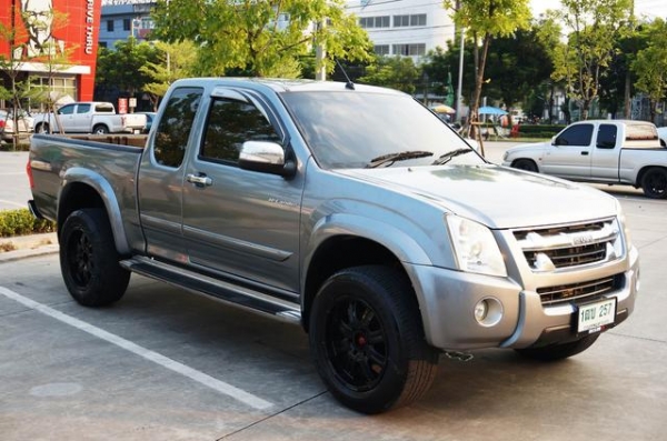 2010 ISUZU 2.5 HI-LANDER