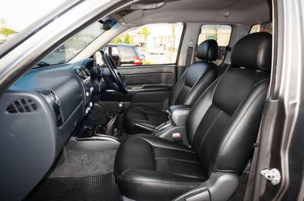 2010 ISUZU 2.5 HI-LANDER