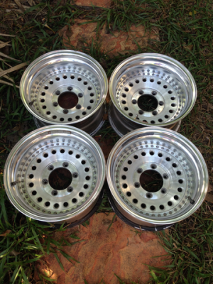 ล้อญี่ปุ่นแท้ๆ ลายหยดน้ำ ขอบ15 6รู139 กว้าง 8.5 นิ้วสภาพสวย ไม่มีซ่อม ราคาไม่แพง