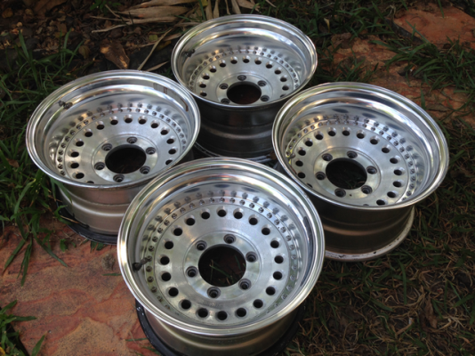 ล้อญี่ปุ่นแท้ๆ ลายหยดน้ำ ขอบ15 6รู139 กว้าง 8.5 นิ้วสภาพสวย ไม่มีซ่อม ราคาไม่แพง