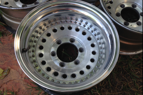 ล้อญี่ปุ่นแท้ๆ ลายหยดน้ำ ขอบ15 6รู139 กว้าง 8.5 นิ้วสภาพสวย ไม่มีซ่อม ราคาไม่แพง