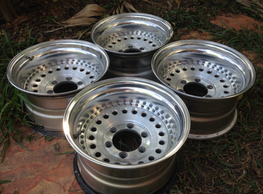 ล้อญี่ปุ่นแท้ๆ ลายหยดน้ำ ขอบ15 6รู139 กว้าง 8.5 นิ้วสภาพสวย ไม่มีซ่อม ราคาไม่แพง